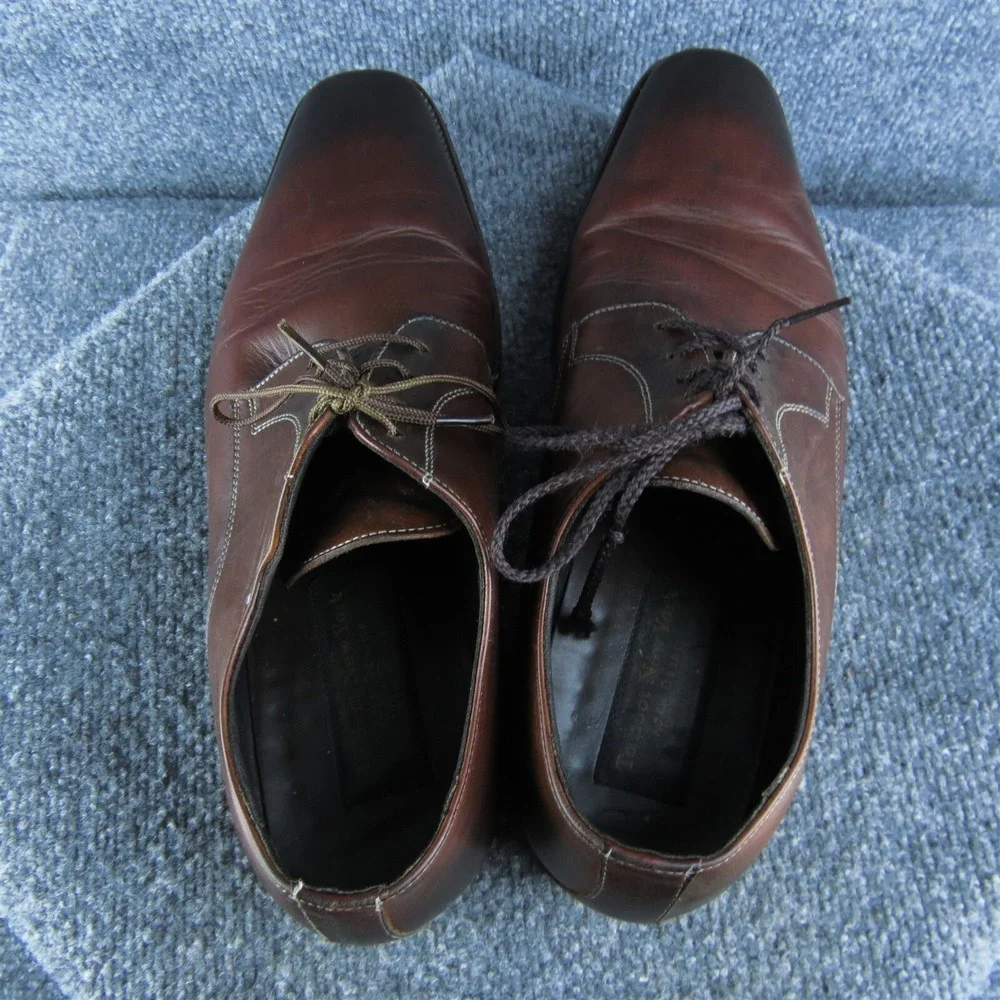To Boot pairs type shoe
